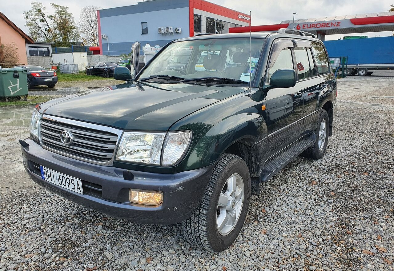 Toyota LAND CRUISER 100 4,2 TD KLIMA 7 OSOB - Vieglā automašīna: foto 1 Toyota LAND CRUISER 100 4,2 TD KLIMA 7 OSOB - Vieglā automašīna: foto 1