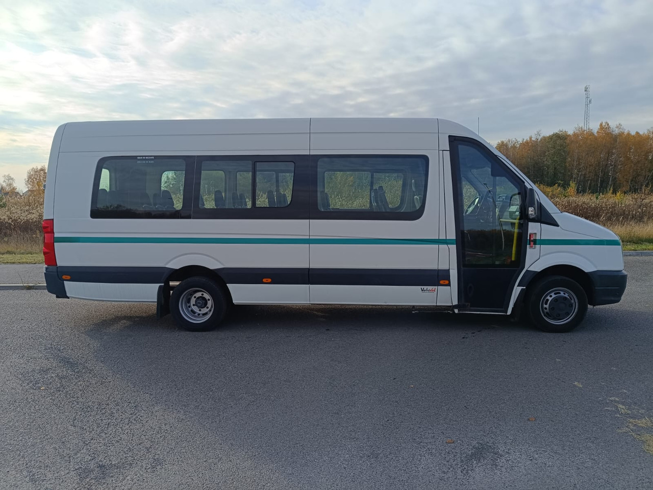 VOLKSWAGEN CRAFTER 23 OSOBY KLIMA WEBASTO KAMERA RETARDER HAK EURO5 - Starppilsētu autobuss: foto 2 VOLKSWAGEN CRAFTER 23 OSOBY KLIMA WEBASTO KAMERA RETARDER HAK EURO5 - Starppilsētu autobuss: foto 2