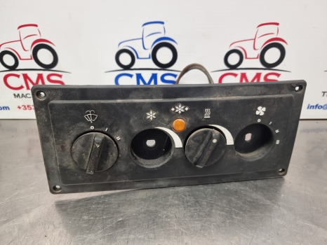Case 5140, 5120, 5130, Maxxum, Cab Interior Panel 1330774c1 - Kabīne un interjers: foto 2 Case 5140, 5120, 5130, Maxxum, Cab Interior Panel 1330774c1 - Kabīne un interjers: foto 2