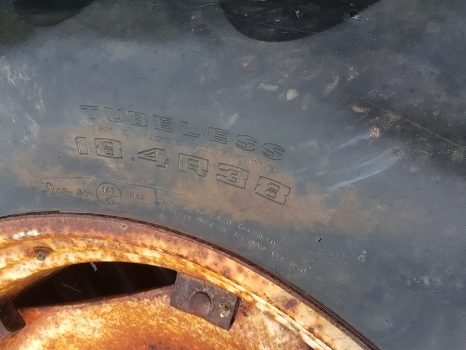 Case International Rear Wheel Complete 18.4r38 - Ritenis - Traktors: foto 4 Case International Rear Wheel Complete 18.4r38 - Ritenis - Traktors: foto 4