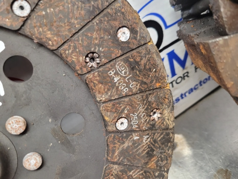 Case Jx80 New Holland Td80, Td80d Clutch Kit 228018610, 5097925, 47953610 - Sajūgs un rezerves daļas - Traktors: foto 4 Case Jx80 New Holland Td80, Td80d Clutch Kit 228018610, 5097925, 47953610 - Sajūgs un rezerves daļas - Traktors: foto 4