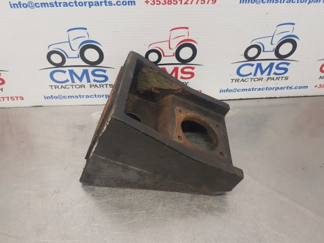 Case Maxxum 5120, 5140, 5130, 5240 Cab Front Support 1530867c1, 120205a2 - Kabīnes piekare: foto 1 Case Maxxum 5120, 5140, 5130, 5240 Cab Front Support 1530867c1, 120205a2 - Kabīnes piekare: foto 1