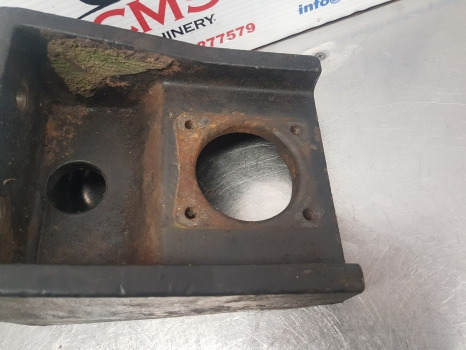 Case Maxxum 5120, 5140, 5130, 5240 Cab Front Support 1530867c1, 120205a2 - Kabīnes piekare: foto 5 Case Maxxum 5120, 5140, 5130, 5240 Cab Front Support 1530867c1, 120205a2 - Kabīnes piekare: foto 5