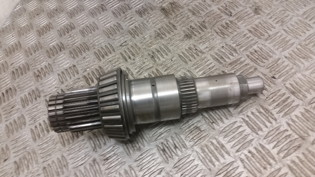 Claas Ares 836 Massey Ferguson 6485, 6490 Transmisshion Shaft 3716237m4 - Transmisija - Traktors: foto 4 Claas Ares 836 Massey Ferguson 6485, 6490 Transmisshion Shaft 3716237m4 - Transmisija - Traktors: foto 4