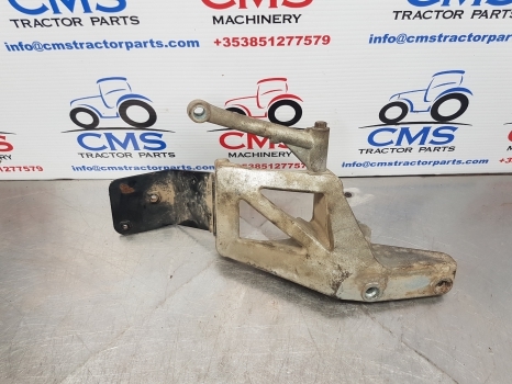 Claas Arion 530, 500, Cmatic,hexashift Alternator Support 0022356030, 0021608072 - Ģenerators - Traktors: foto 3 Claas Arion 530, 500, Cmatic,hexashift Alternator Support 0022356030, 0021608072 - Ģenerators - Traktors: foto 3