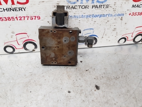 Claas Arion 640 500, 600 Axion 800 Ser Spool Valve End Plate 0011453311 - Hidrauliskais vārsts - Traktors: foto 3 Claas Arion 640 500, 600 Axion 800 Ser Spool Valve End Plate 0011453311 - Hidrauliskais vārsts - Traktors: foto 3
