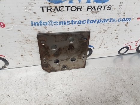 Claas Arion 640 500, 600 Axion 800 Ser Spool Valve Intermediate Plate 0011362031 - Hidrauliskais vārsts - Traktors: foto 2 Claas Arion 640 500, 600 Axion 800 Ser Spool Valve Intermediate Plate 0011362031 - Hidrauliskais vārsts - Traktors: foto 2