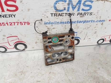 Claas Arion 640 500, 600 Axion 800 Series Spool Valve End Plate 0011361980 - Hidrauliskais vārsts - Traktors: foto 1 Claas Arion 640 500, 600 Axion 800 Series Spool Valve End Plate 0011361980 - Hidrauliskais vārsts - Traktors: foto 1