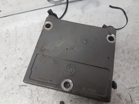 Claas Arion 640 500, 600 Axion 800 Series Spool Valve End Plate 0011361980 - Hidrauliskais vārsts - Traktors: foto 3 Claas Arion 640 500, 600 Axion 800 Series Spool Valve End Plate 0011361980 - Hidrauliskais vārsts - Traktors: foto 3