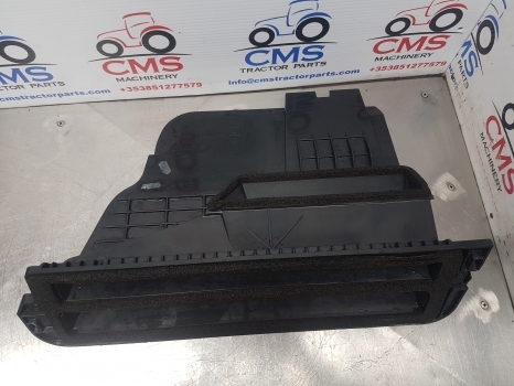 Kabīne un interjers - Traktors Claas Arion 640, 600, 500  Air Duct Panel, Straight Connector 0021928671: foto 6