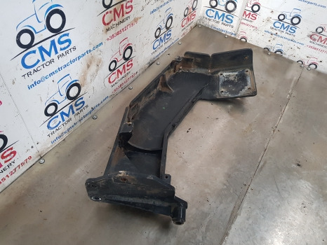 Claas Arion A34, A35 Series 530 Exhaust Pipe Support 0021585065 - Izplūdes sistēma: foto 4 Claas Arion A34, A35 Series 530 Exhaust Pipe Support 0021585065 - Izplūdes sistēma: foto 4