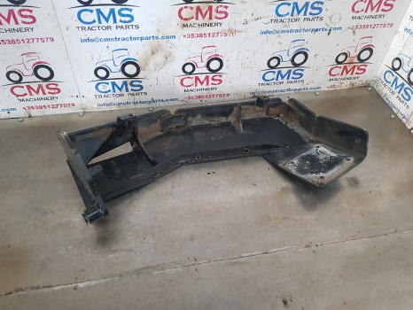 Claas Arion A34, A35 Series 530 Exhaust Pipe Support 0021585065 - Izplūdes sistēma: foto 1 Claas Arion A34, A35 Series 530 Exhaust Pipe Support 0021585065 - Izplūdes sistēma: foto 1