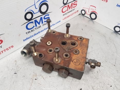 Claas Axion 800 Ares Arion 640 Hydraulic Priority Valve 0011330290, 0011330291 - Hidrauliskais vārsts - Traktors: foto 5 Claas Axion 800 Ares Arion 640 Hydraulic Priority Valve 0011330290, 0011330291 - Hidrauliskais vārsts - Traktors: foto 5