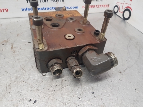 Hidrauliskais vārsts - Traktors Claas Axion 800 Ares Arion 640 Hydraulic Priority Valve 0011330290, 0011330291: foto 7