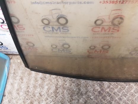 David Brown Case 90, 94 Series 1290, 1394, 1294 Windscreen K262895 K303699 - Logs un rezerves daļas - Traktors: foto 4 David Brown Case 90, 94 Series 1290, 1394, 1294 Windscreen K262895 K303699 - Logs un rezerves daļas - Traktors: foto 4