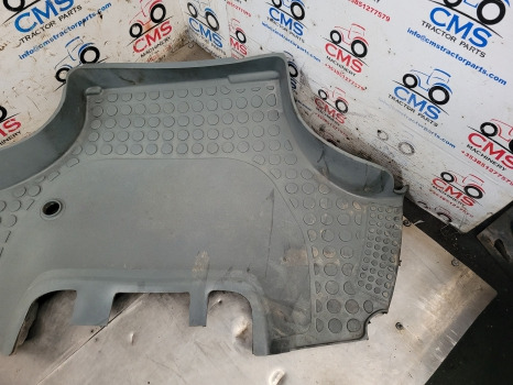 Deutz Agrotron M, New, Profiline Series M620 Cab Floor Mat 0.012.6504.2/10 - Kabīne un interjers: foto 2 Deutz Agrotron M, New, Profiline Series M620 Cab Floor Mat 0.012.6504.2/10 - Kabīne un interjers: foto 2