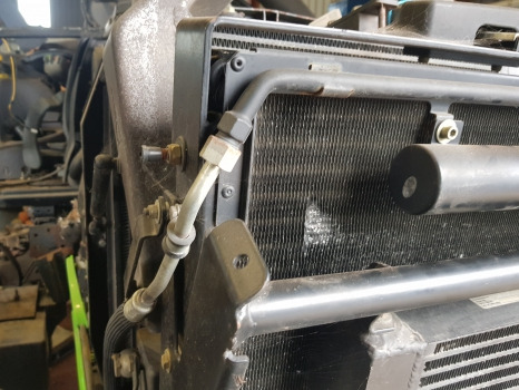 Deutz Agrotron M620 Air Conditioning Condenser Radiator 0.016.1816.4/10 - Gaisa kondicionēšanas daļa: foto 3 Deutz Agrotron M620 Air Conditioning Condenser Radiator 0.016.1816.4/10 - Gaisa kondicionēšanas daļa: foto 3
