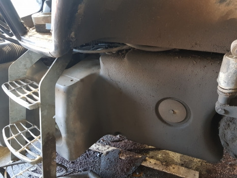 Deutz Agrotron M620 Fuel Tank 0.018.5344.3/10, 04438227/20 - Degvielas tvertne: foto 3 Deutz Agrotron M620 Fuel Tank 0.018.5344.3/10, 04438227/20 - Degvielas tvertne: foto 3