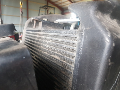 Deutz Agrotron M620, M610, M615, M600,ttv Intercooler 0.015.6910.2/20 - Radiators: foto 2 Deutz Agrotron M620, M610, M615, M600,ttv Intercooler 0.015.6910.2/20 - Radiators: foto 2