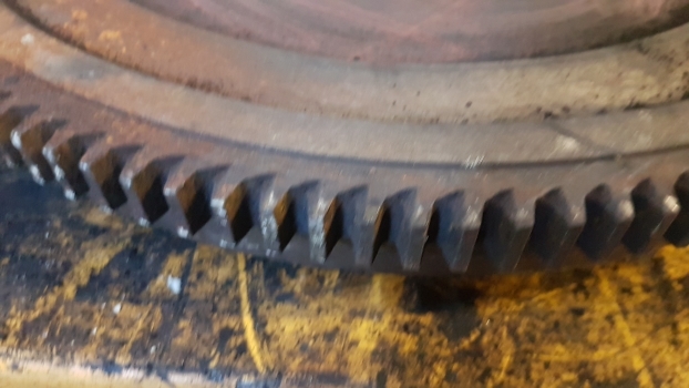 Deutz Dx4, Dx6, Dx7, D07, Dxab Series Dx 4.70 Engine Flywheel 02247933, 2243045r - Spararats - Traktors: foto 2 Deutz Dx4, Dx6, Dx7, D07, Dxab Series Dx 4.70 Engine Flywheel 02247933, 2243045r - Spararats - Traktors: foto 2