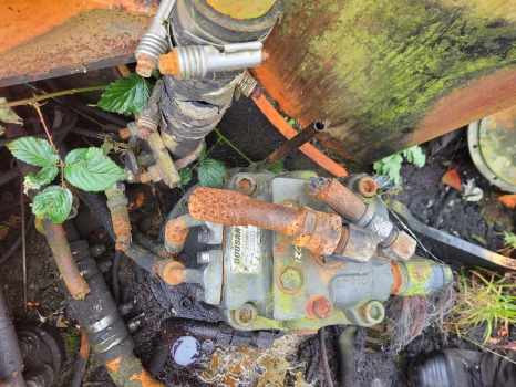 Doosan Dx140lcr Swing Motor 170303-00003a, 170301-00008, 170301-00009 - Hidraulika: foto 4 Doosan Dx140lcr Swing Motor 170303-00003a, 170301-00008, 170301-00009 - Hidraulika: foto 4