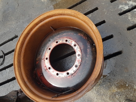 Fendt 724 S4 Massey Ferguson Front Wheel Rim W18x28, Red H718701024018 - Riteņa disks - Traktors: foto 3 Fendt 724 S4 Massey Ferguson Front Wheel Rim W18x28, Red H718701024018 - Riteņa disks - Traktors: foto 3