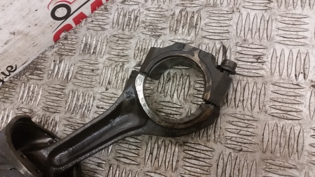 Fiat, Ford F, 90, 93, 94, L, 35, Tl F140 Piston And Con Rod 1930914, 98461753 - Virzuļi/ Gredzeni/ Bukse - Traktors: foto 3 Fiat, Ford F, 90, 93, 94, L, 35, Tl F140 Piston And Con Rod 1930914, 98461753 - Virzuļi/ Gredzeni/ Bukse - Traktors: foto 3