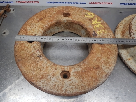Ford 10, 600, 5000 Series, 5600, Wheel Weight 33kg, Pair 81802263, C5nn1n000a - Pretsvars: foto 4 Ford 10, 600, 5000 Series, 5600, Wheel Weight 33kg, Pair 81802263, C5nn1n000a - Pretsvars: foto 4