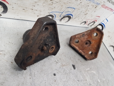 Ford 10 Ser 7810 Carraro Front Axle King Pin Pair Top, Bottom Car115729, 115729 - Priekšējā ass - Traktors: foto 3 Ford 10 Ser 7810 Carraro Front Axle King Pin Pair Top, Bottom Car115729, 115729 - Priekšējā ass - Traktors: foto 3