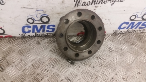 Ford 231, 233, 333, 335, 531, 3600 Rear Axle Retainer C7nn4124a - Aizmugurējā ass - Traktors: foto 1 Ford 231, 233, 333, 335, 531, 3600 Rear Axle Retainer C7nn4124a - Aizmugurējā ass - Traktors: foto 1