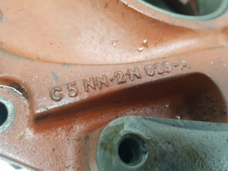 Ford 40, 10, 600, 700, 7610 Rear Axle Brake Housing Rhs C5nn2n099a, E4nn2n099aa - Aizmugurējā ass - Traktors: foto 3 Ford 40, 10, 600, 700, 7610 Rear Axle Brake Housing Rhs C5nn2n099a, E4nn2n099aa - Aizmugurējā ass - Traktors: foto 3