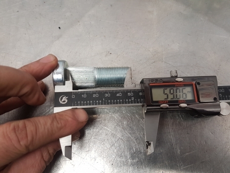 Ford 4610, 5610, 6610, 7610, 8210 Rear Wheel Stud 6x 83955490, E4nn1n118aa - Aizmugurējā ass - Traktors: foto 4 Ford 4610, 5610, 6610, 7610, 8210 Rear Wheel Stud 6x 83955490, E4nn1n118aa - Aizmugurējā ass - Traktors: foto 4