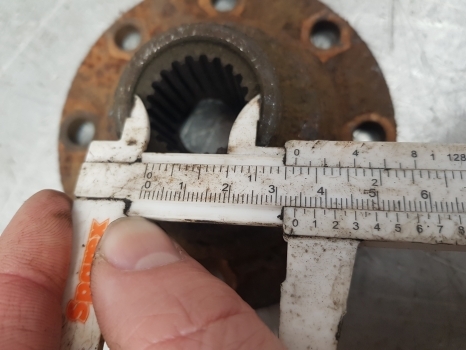 Ford 5610, 6610, 7610 Zf Apl325 Front Axle Pinion Flange E1nn3b091aa, 83927810 - Priekšējā ass - Lauksaimniecības tehnika: foto 5 Ford 5610, 6610, 7610 Zf Apl325 Front Axle Pinion Flange E1nn3b091aa, 83927810 - Priekšējā ass - Lauksaimniecības tehnika: foto 5