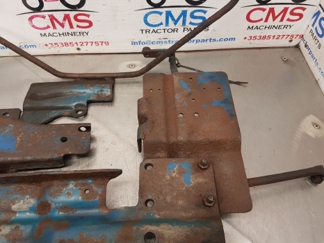 Ford 6610, 7710, Battery Support And Pannel Support E4nn16b814cb, E5nn10769aa - Akumulators - Traktors: foto 3 Ford 6610, 7710, Battery Support And Pannel Support E4nn16b814cb, E5nn10769aa - Akumulators - Traktors: foto 3
