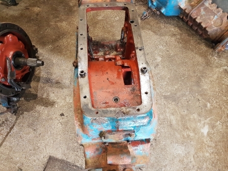 Ford 7600, 5600, 6600, 5700, 7700 Center Housing D4nn4024b, D4nn4032e - Aizmugurējā ass - Traktors: foto 4 Ford 7600, 5600, 6600, 5700, 7700 Center Housing D4nn4024b, D4nn4032e - Aizmugurējā ass - Traktors: foto 4