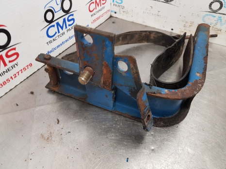 Ford 7610 5610, 6610, 6810, 7710 Sq Cab Fuel Tank Support E4nn9n204ab - Degvielas tvertne: foto 5 Ford 7610 5610, 6610, 6810, 7710 Sq Cab Fuel Tank Support E4nn9n204ab - Degvielas tvertne: foto 5