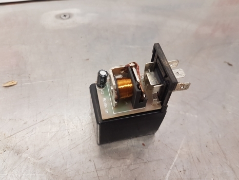 Ford 7840, 6640, 7740, 8240 Time Relay F0nn14n135ba, 84589329, 81867839 - Relejs - Traktors: foto 4 Ford 7840, 6640, 7740, 8240 Time Relay F0nn14n135ba, 84589329, 81867839 - Relejs - Traktors: foto 4