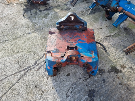 Ford 8210, 10 Series, Front Axle Support E1nn3a042aa, E6nn3a042ba, 83958365 - Priekšējā ass: foto 3 Ford 8210, 10 Series, Front Axle Support E1nn3a042aa, E6nn3a042ba, 83958365 - Priekšējā ass: foto 3