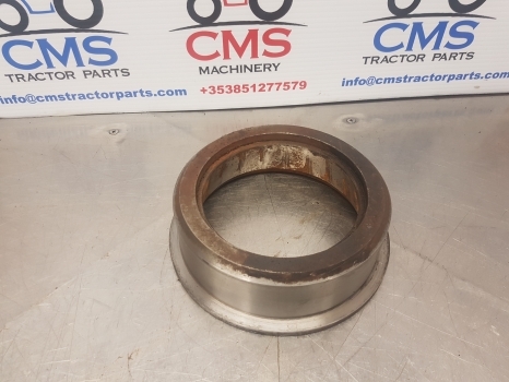 Ford 8630, 8730, 8530, Tw10, Tw15, Tw30 Bearing Sleeve C9nn4n026a, 81825643 - Aizmugurējā ass - Traktors: foto 1 Ford 8630, 8730, 8530, Tw10, Tw15, Tw30 Bearing Sleeve C9nn4n026a, 81825643 - Aizmugurējā ass - Traktors: foto 1
