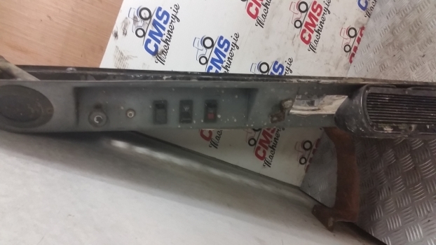 Ford Ap Cab Inner Roof, Cab Roof Panel, Trim With Switches E5nn94502b84aa - Kabīne un interjers - Traktors: foto 3 Ford Ap Cab Inner Roof, Cab Roof Panel, Trim With Switches E5nn94502b84aa - Kabīne un interjers - Traktors: foto 3