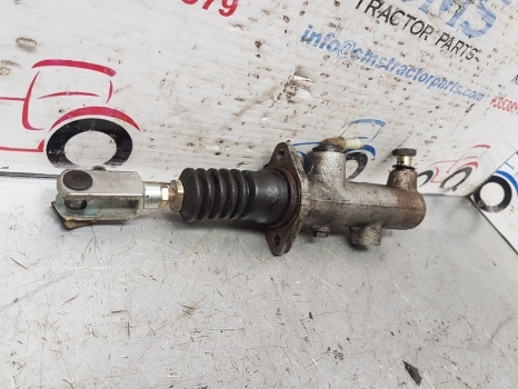 Ford Fiat Case New Holland Tm140 Brake Master Cylinder 82018664, 84558759 - Bremžu cilindrs - Traktors: foto 3 Ford Fiat Case New Holland Tm140 Brake Master Cylinder 82018664, 84558759 - Bremžu cilindrs - Traktors: foto 3
