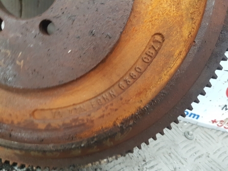 Ford New Holland 40, Ts, 7840, 5640 Engine Flywheel  E9nn6375cb, E9nn6375cb - Spararats - Traktors: foto 2 Ford New Holland 40, Ts, 7840, 5640 Engine Flywheel  E9nn6375cb, E9nn6375cb - Spararats - Traktors: foto 2