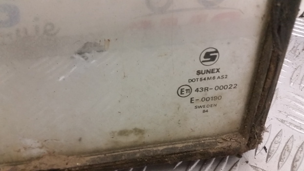 Ford New Holland Cab Low Panel Glass With Frame Rh 83931985 E2nn94000r68aa - Logs un rezerves daļas - Traktors: foto 4 Ford New Holland Cab Low Panel Glass With Frame Rh 83931985 E2nn94000r68aa - Logs un rezerves daļas - Traktors: foto 4