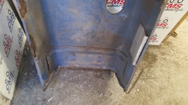 Ford New Holland Ts110, Ts80, Ts90, Ts90e, Ts100 Engine Hood, Bonnet 82013030 - Motora pārsegs - Traktors: foto 5 Ford New Holland Ts110, Ts80, Ts90, Ts90e, Ts100 Engine Hood, Bonnet 82013030 - Motora pārsegs - Traktors: foto 5