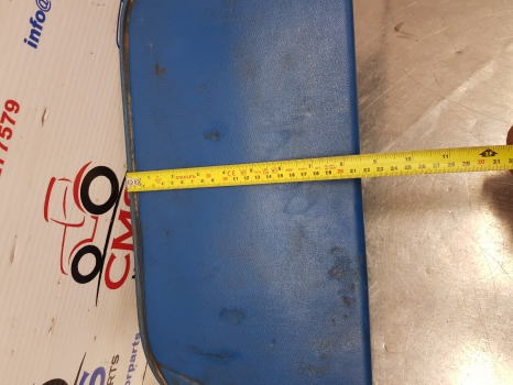 Ford Q Cab 10, Tw, 600 Series, Cab Sunvisor D8nn9404100ba, 83918565 - Kabīne un interjers: foto 4 Ford Q Cab 10, Tw, 600 Series, Cab Sunvisor D8nn9404100ba, 83918565 - Kabīne un interjers: foto 4