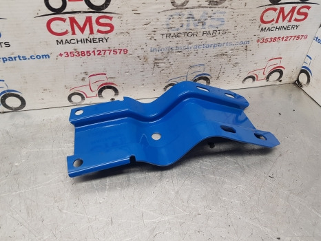Ford Q, Sq Cab, 10, Tw, 30, 600 Series Cab Mudguard Bracket Support D5nn16n318a - Spārns: foto 4 Ford Q, Sq Cab, 10, Tw, 30, 600 Series Cab Mudguard Bracket Support D5nn16n318a - Spārns: foto 4