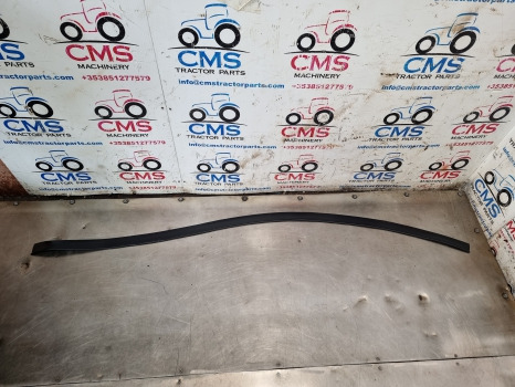 Ford Sq Cab, 10, Tw, 30 Cab Mudguard Seal E4nn16r322ab, E4nn16r322ac - Spārns: foto 1 Ford Sq Cab, 10, Tw, 30 Cab Mudguard Seal E4nn16r322ab, E4nn16r322ac - Spārns: foto 1