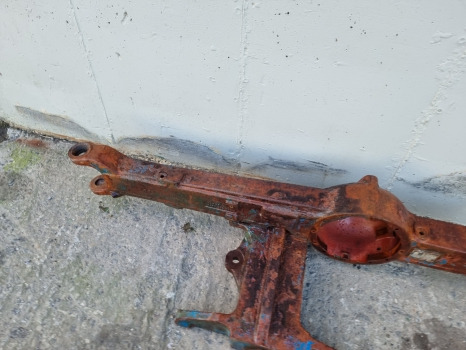 Ford Tw 10 Tw 20 Apl3052, Front Axle Housing Zp1927693, 81927693 - Priekšējā ass: foto 3 Ford Tw 10 Tw 20 Apl3052, Front Axle Housing Zp1927693, 81927693 - Priekšējā ass: foto 3