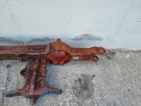 Ford Tw 10 Tw 20 Apl3052, Front Axle Housing Zp1927693, 81927693 - Priekšējā ass: foto 2 Ford Tw 10 Tw 20 Apl3052, Front Axle Housing Zp1927693, 81927693 - Priekšējā ass: foto 2