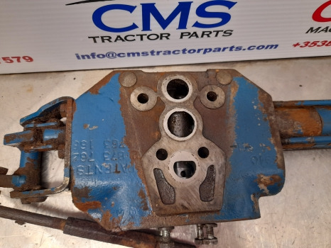 Ford Tw20, Tw10, 8700, 9700 Hydraulic Auxiliary Spool Valve D8nnb950ba - Hidraulika: foto 3 Ford Tw20, Tw10, 8700, 9700 Hydraulic Auxiliary Spool Valve D8nnb950ba - Hidraulika: foto 3